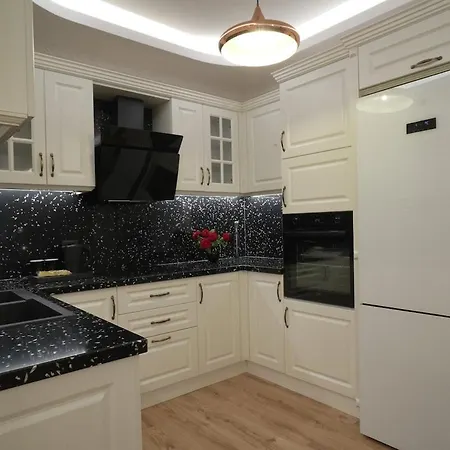 Apartman Modern 2-bedroom In Komuna E Parisit *