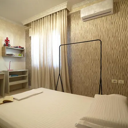 Apartman Modern 2-bedroom In Komuna E Parisit *