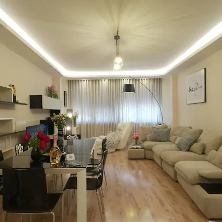Apartman Modern 2-bedroom In Komuna E Parisit